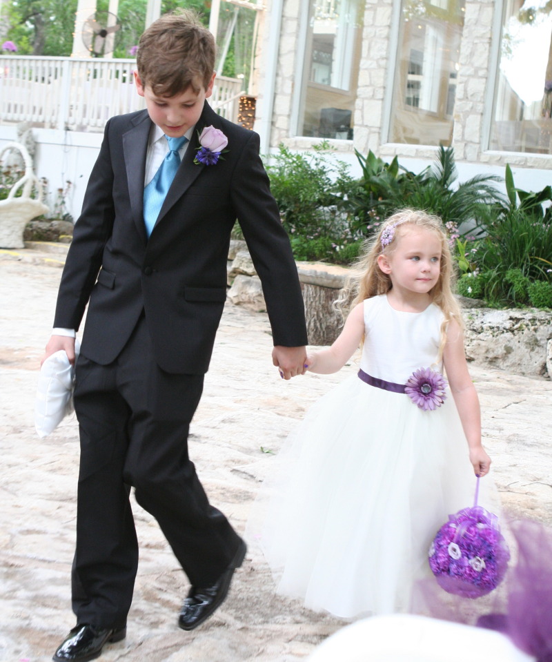 2012/04(April)/Briana-Seeley-Trey-Chapman-Wedding/800x600_2012-04-14-Briana-Trey-Chapman-wedding-17-Colton.JPG