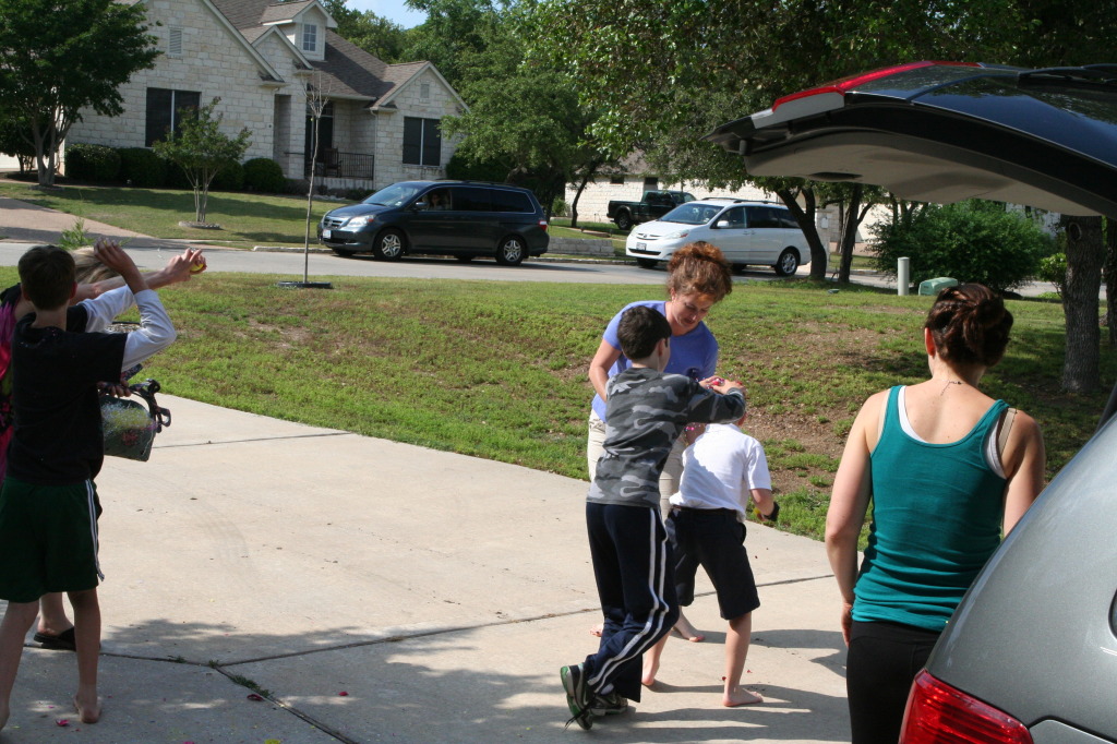 2012/04(April)/Easter/1024x768_2012-04-08-Easter-43-Ian-Janeen-Chance-Dax-Suzi-Heather.JPG