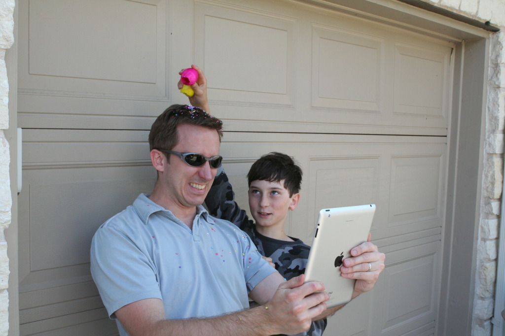 2012/04(April)/Easter/1024x768_2012-04-08-Easter-62-Josh-Dax.JPG