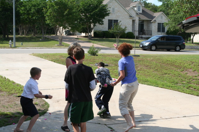 2012/04(April)/Easter/640x480_2012-04-08-Easter-37-Ian-Janeen-Chance-Dax-Suzi.JPG