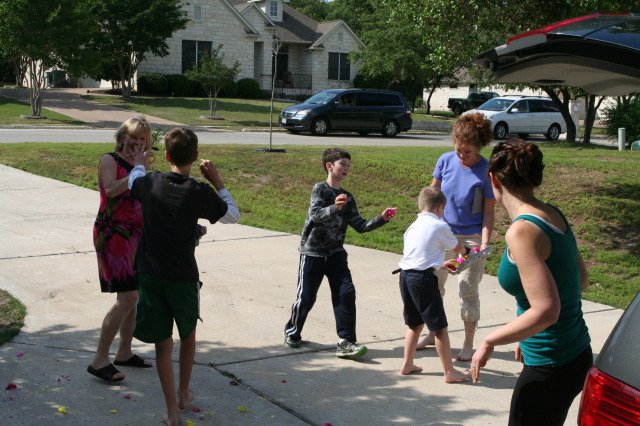 2012/04(April)/Easter/640x480_2012-04-08-Easter-41-Ian-Janeen-Chance-Dax-Suzi-Heather.JPG