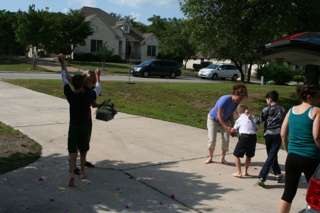 2012/04(April)/Easter/640x480_2012-04-08-Easter-44-Ian-Janeen-Chance-Dax-Suzi-Heather.JPG