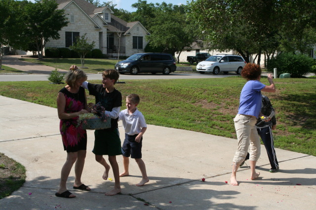 2012/04(April)/Easter/640x480_2012-04-08-Easter-46-Janeen-Chance-Ian-Suzi-Dax.JPG