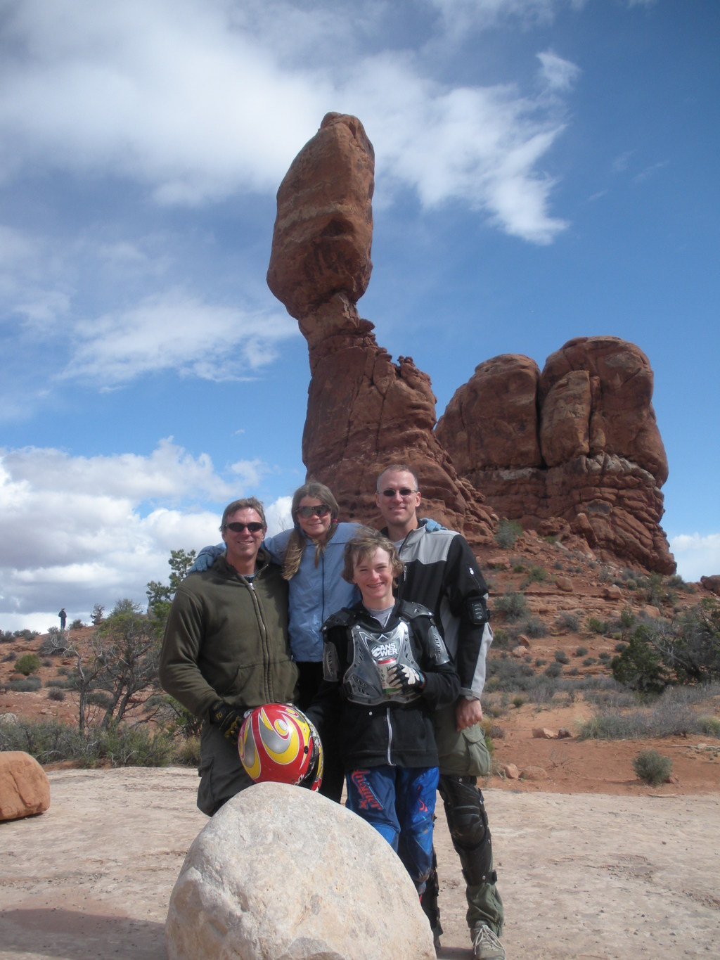 2012-04-11-Moab-UT-09-Balanced-Rock-Justin-Kyla-Vale-Travis.JPG