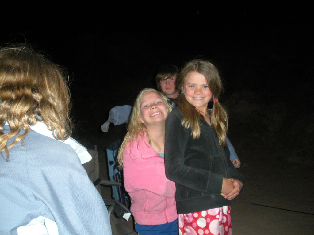 2012/04(April)/Moab/1024x768_2012-04-12-Moab-UT-08-Gracie-Zach-Kyla.JPG