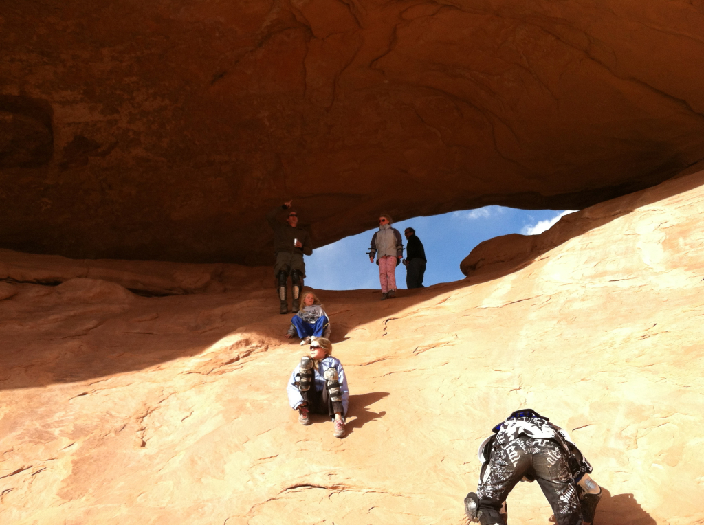 2012/04(April)/Moab/1024x768_2012-04-Moab-Utah-19-Whales-Eye.jpg