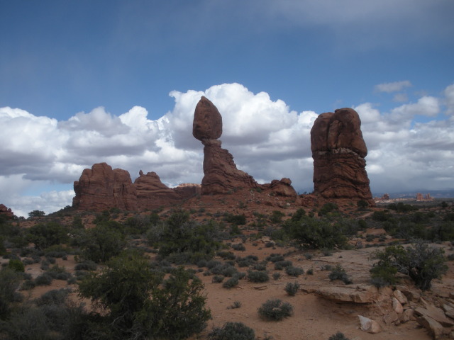 2012-04-11-Moab-UT-01-Balanced-Rock.JPG