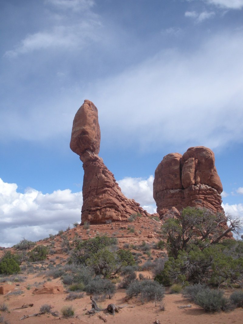 2012-04-11-Moab-UT-03-Balanced-Rock.JPG