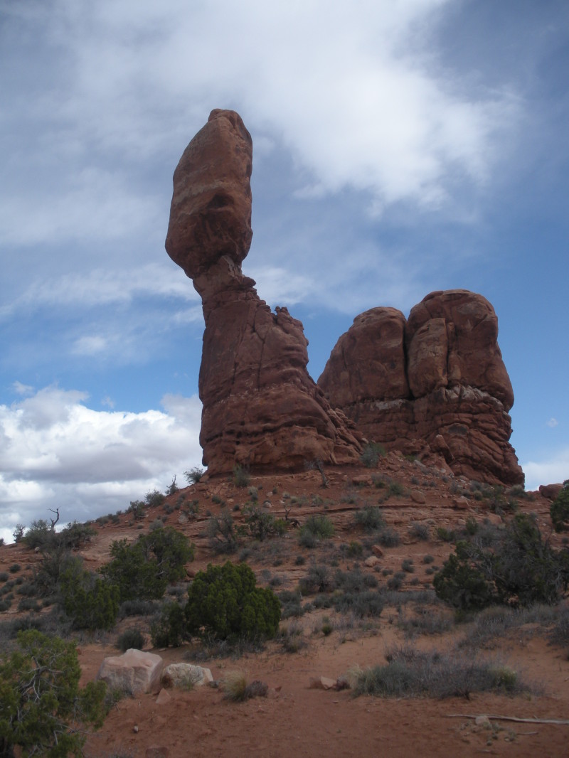 2012-04-11-Moab-UT-05-Balanced-Rock.JPG