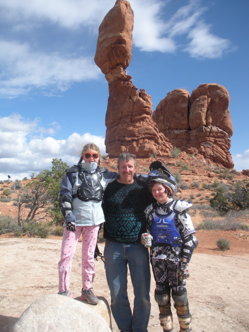 2012-04-11-Moab-UT-12-Balanced-Rock-Jayden-Carl-Zach.JPG