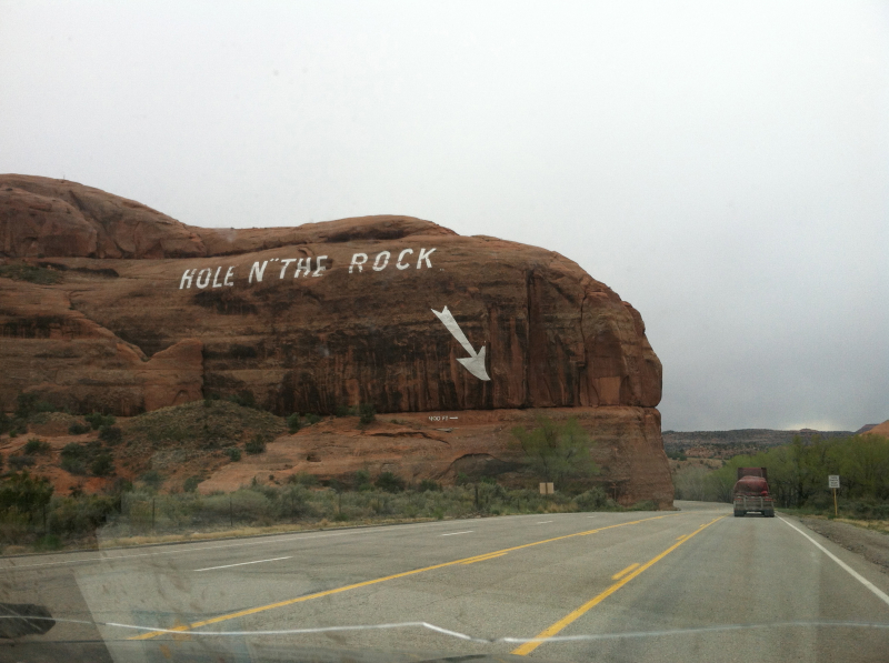 2012-04-Moab-Utah-36-Hole-in-Rock.jpg