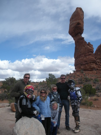 2012-04-11-Moab-UT-06-Balanced-Rock-Justin-Vale-Kyla-Gracie-Jayden-Carl-Zach-.JPG
