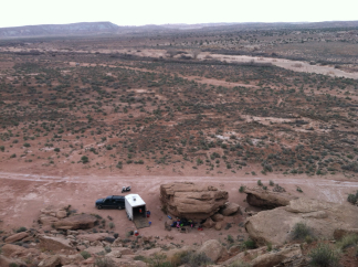 2012-04-Moab-Utah-05-Camp-from-above.jpg