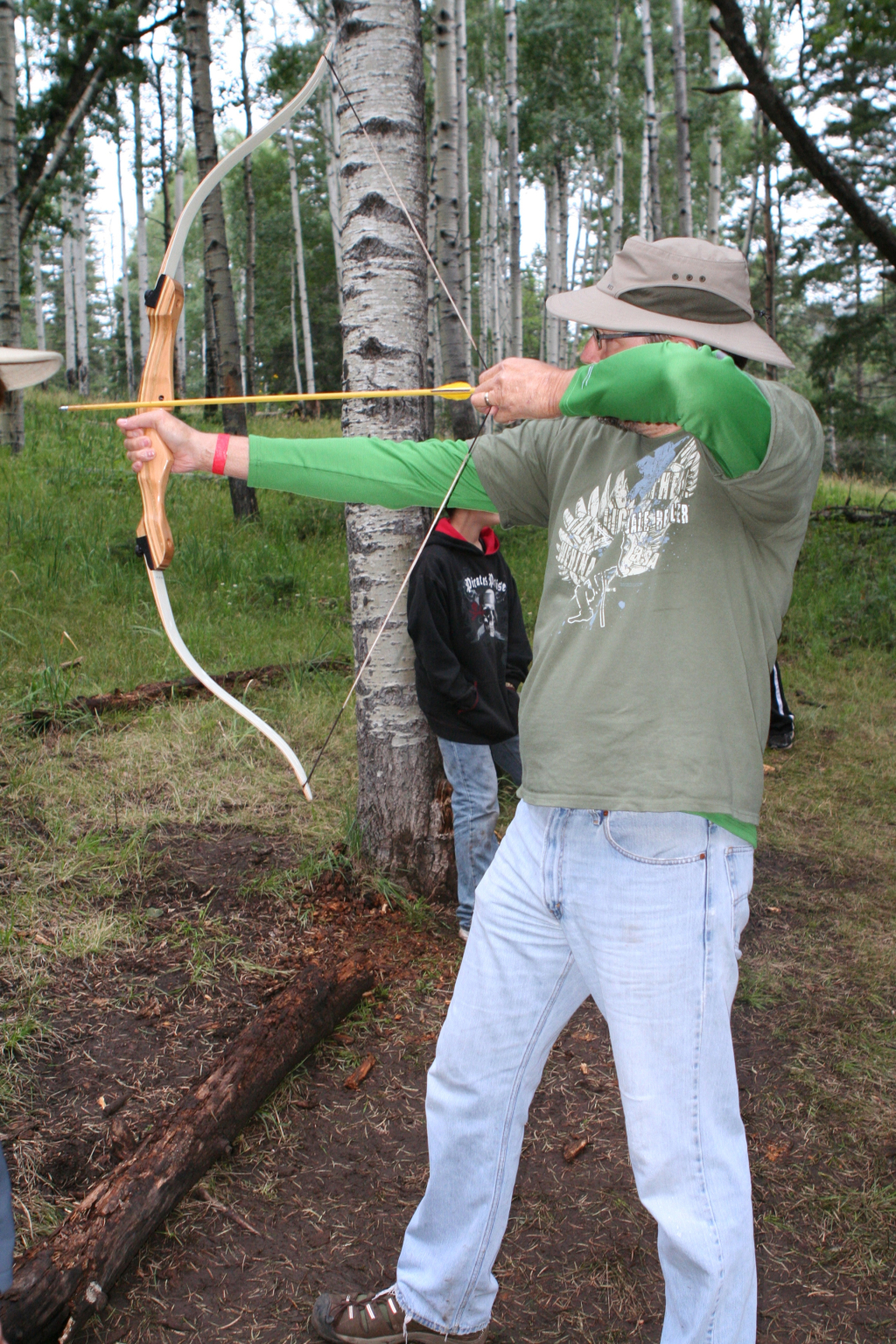 2012/07(July)/2012-07-Troop214-Camp-Wehinapay/1024x768_2012-07-Camp-Wehinapay-074-Mountain-Man-Matt.jpg