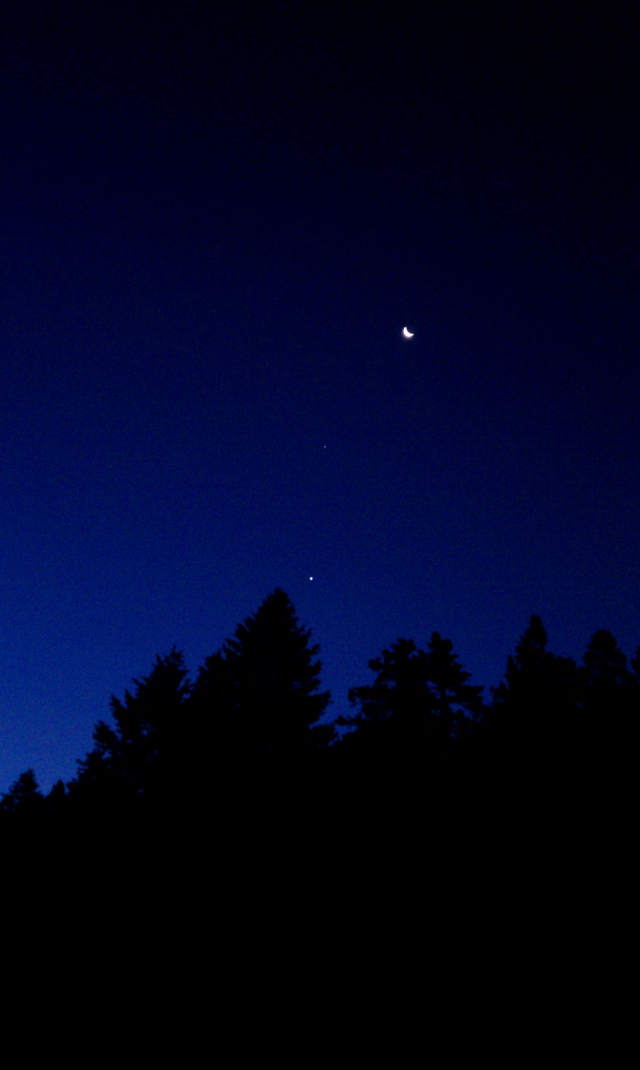 2012-07-Camp-Wehinapay-195-moon.jpg