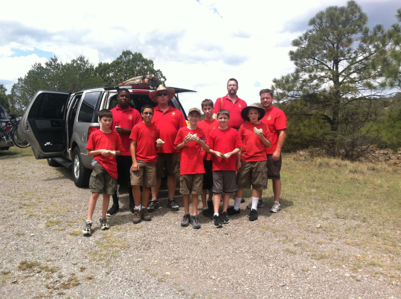 2012-07-Camp-Wehinapay-017-Carlsbad-Dax-JGrant-Sebastian-Scot-Tyler-Chance-Andrew-Matt-Case-Chris-lunch-on-the-road.jpg