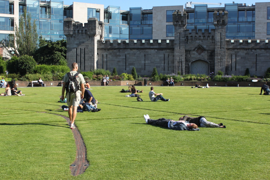 2012/08(August)/Ireland/Day1-Dublin/1024x768_2012-08-10-Ireland-Day1-Dublin-172-Travis.JPG