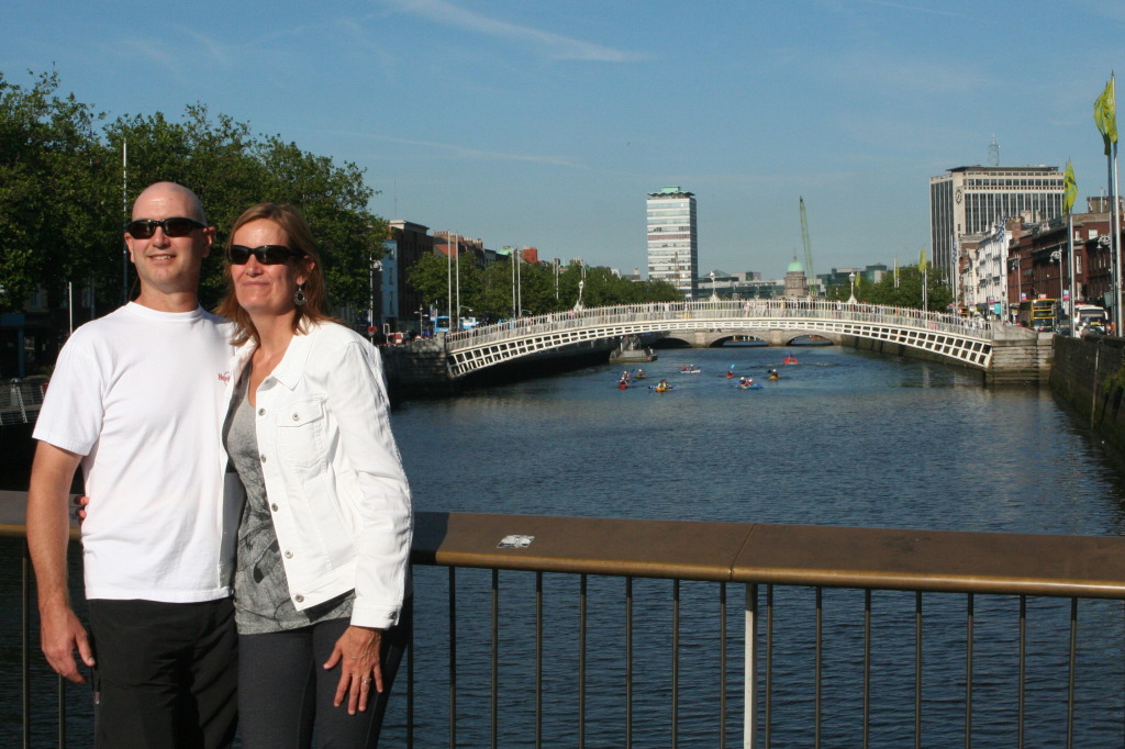 2012/08(August)/Ireland/Day1-Dublin/1024x768_2012-08-10-Ireland-Day1-Dublin-193-Carla-Mike.JPG