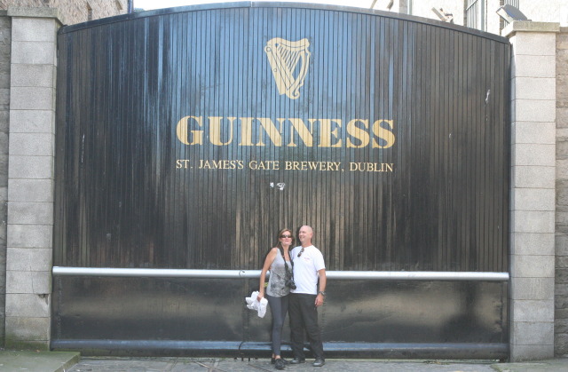 2012-08-10-Ireland-Day1-Dublin-067-Mike-Carla.JPG