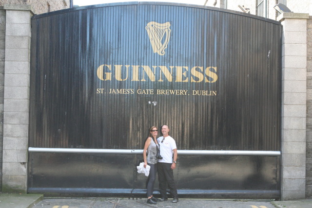2012-08-10-Ireland-Day1-Dublin-068-Mike-Carla.JPG
