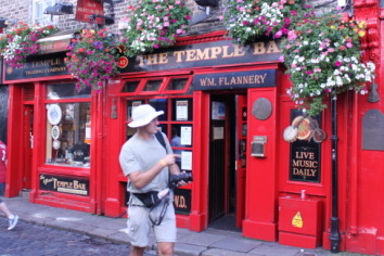 2012-08-10-Ireland-Day1-Dublin-009-Travis.JPG