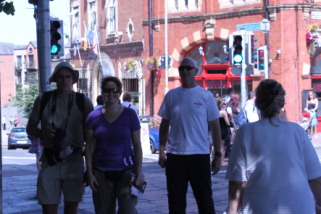 2012-08-10-Ireland-Day1-Dublin-017-Mike-Travis-Suzi.JPG