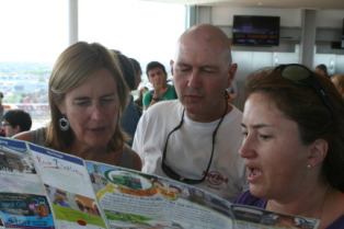 2012-08-10-Ireland-Day1-Dublin-103-Mike-Carla-Suzi.JPG