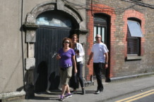 2012-08-10-Ireland-Day1-Dublin-123-Suzi-Carla-Mike.JPG