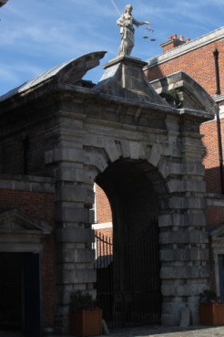 2012-08-10-Ireland-Day1-Dublin-151.jpg