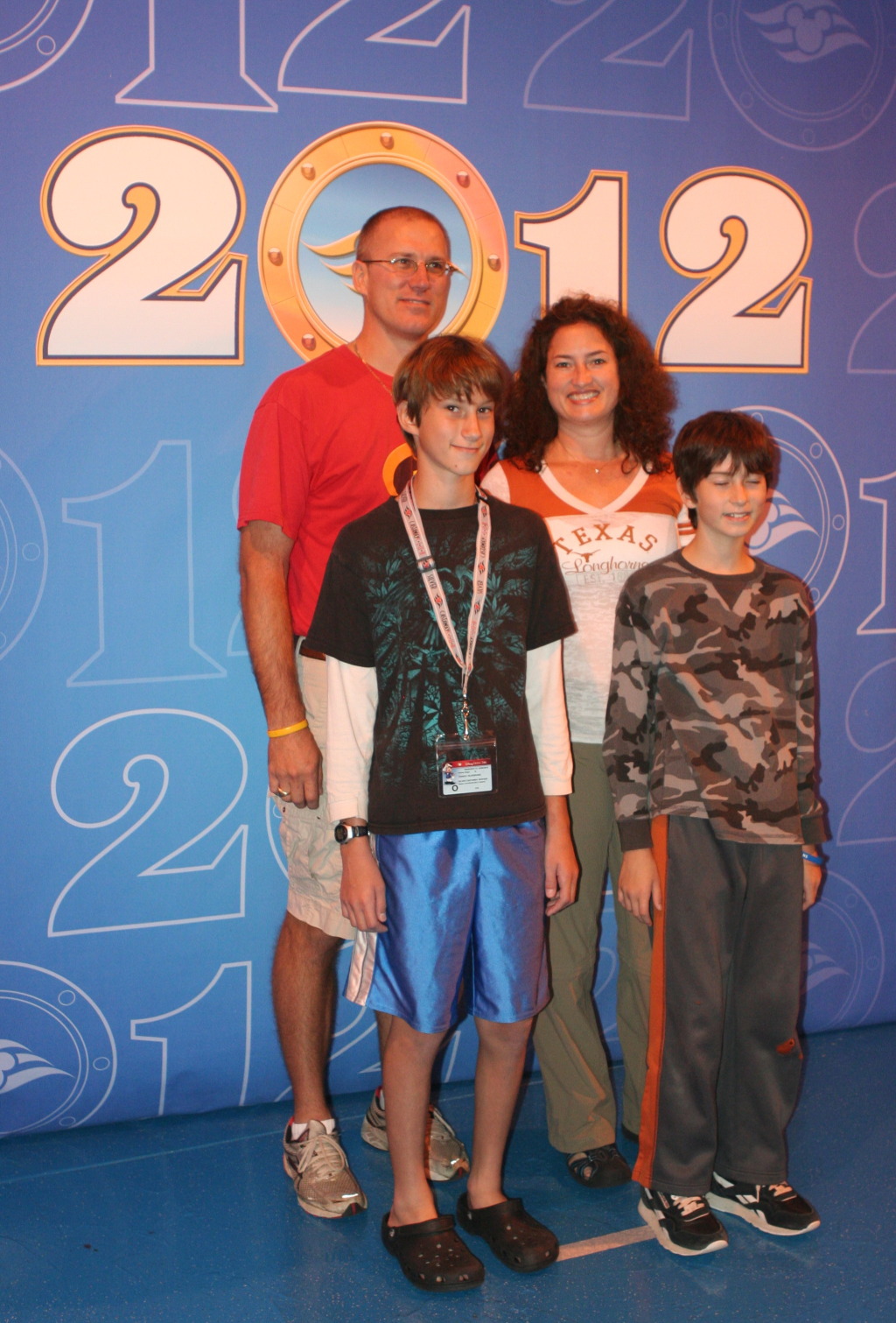 2012/10(October)/2012-10-Disney-Cruise/1024x768_2012-09-29-Disney-Cruise-02-Travis-Chance-Suzi-Dax.JPG