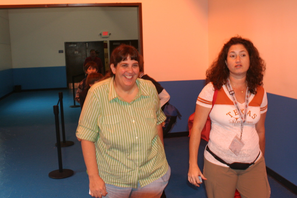 2012/10(October)/2012-10-Disney-Cruise/1024x768_2012-09-29-Disney-Cruise-04-Stacy-Suzi.JPG