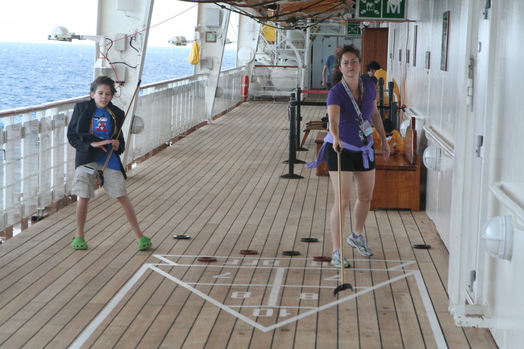 2012/10(October)/2012-10-Disney-Cruise/1024x768_2012-09-30-Disney-Cruise-33-Jack-Suzi-shuffleboard.JPG