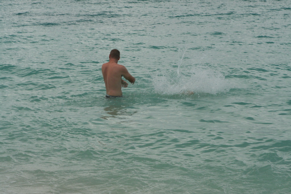 2012/10(October)/2012-10-Disney-Cruise/1024x768_2012-10-02-Disney-Cruise-13-beach-Travis-Dax.JPG