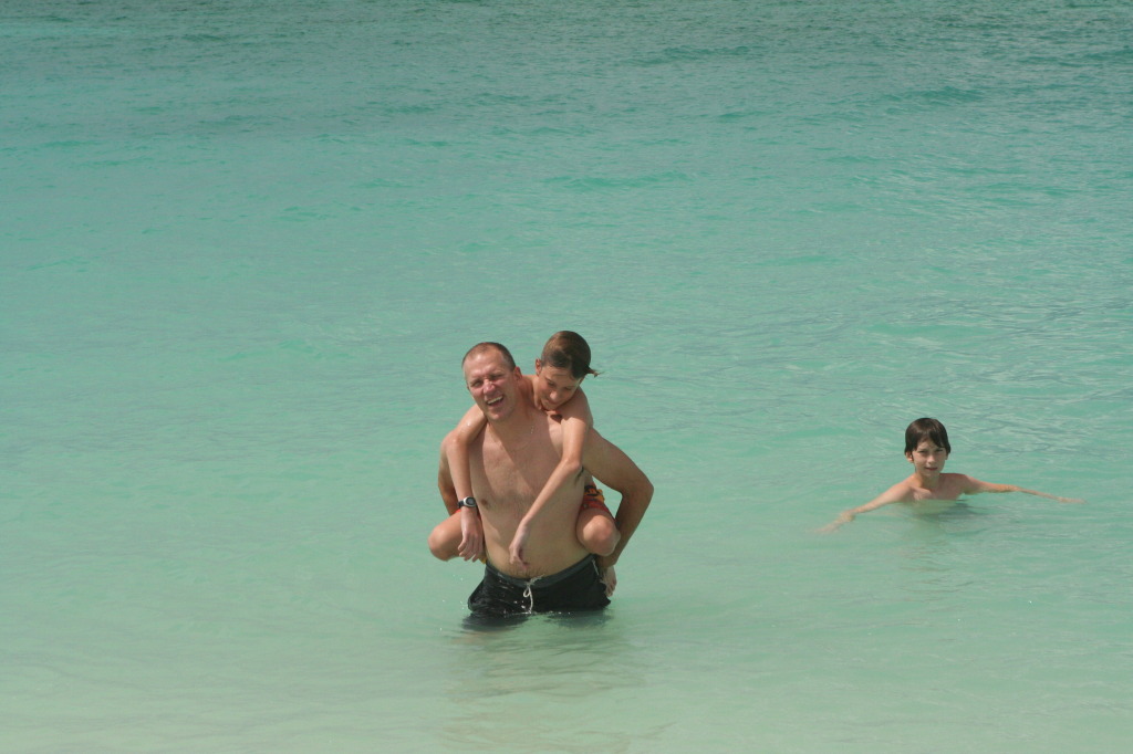 2012/10(October)/2012-10-Disney-Cruise/1024x768_2012-10-02-Disney-Cruise-30-beach-Travis-Chance-Dax.JPG