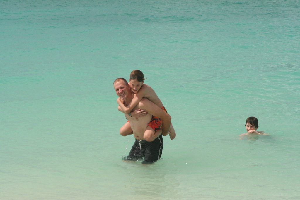 2012/10(October)/2012-10-Disney-Cruise/1024x768_2012-10-02-Disney-Cruise-36-beach-Travis-Chance-Dax.JPG