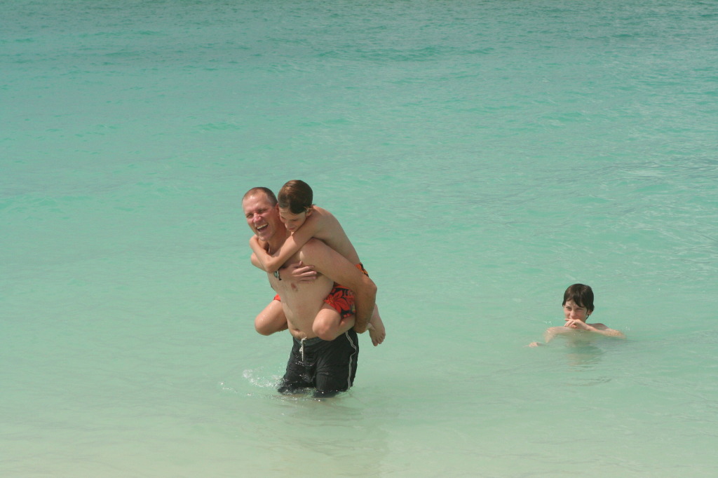 2012/10(October)/2012-10-Disney-Cruise/1024x768_2012-10-02-Disney-Cruise-37-beach-Travis-Chance-Dax.JPG