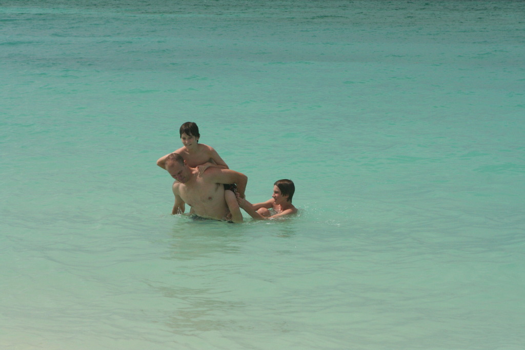 2012/10(October)/2012-10-Disney-Cruise/1024x768_2012-10-02-Disney-Cruise-47-beach-Travis-Chance-Dax.JPG