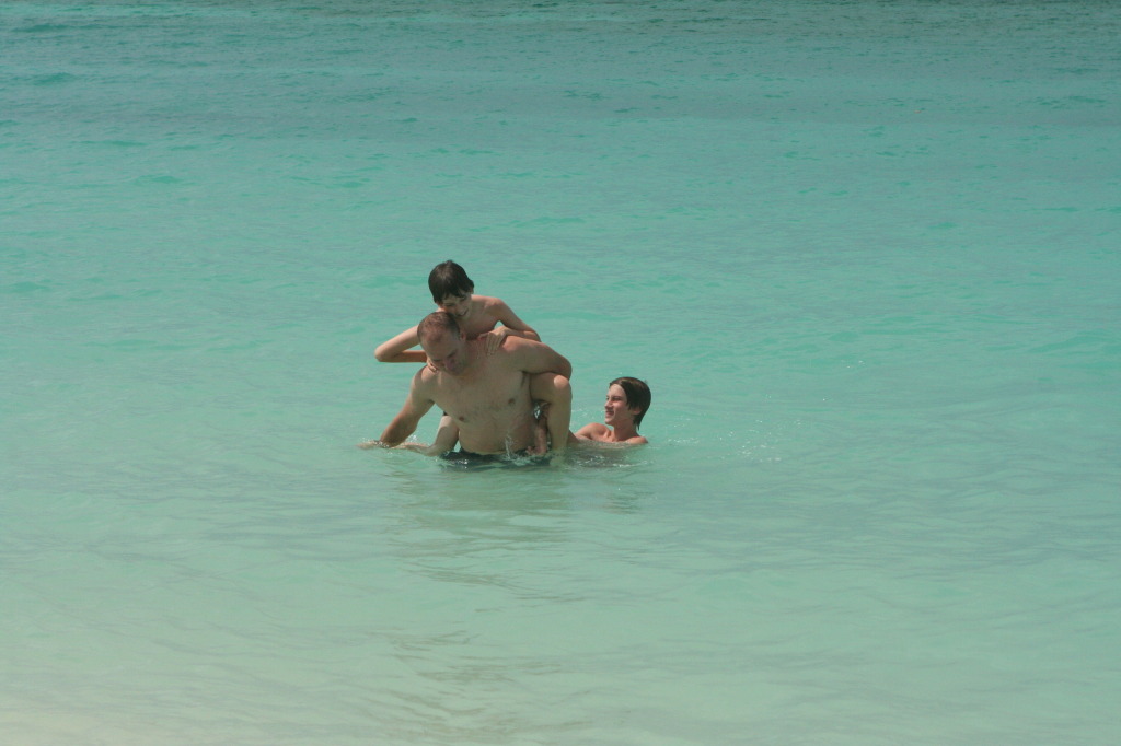 2012/10(October)/2012-10-Disney-Cruise/1024x768_2012-10-02-Disney-Cruise-48-beach-Travis-Chance-Dax.JPG