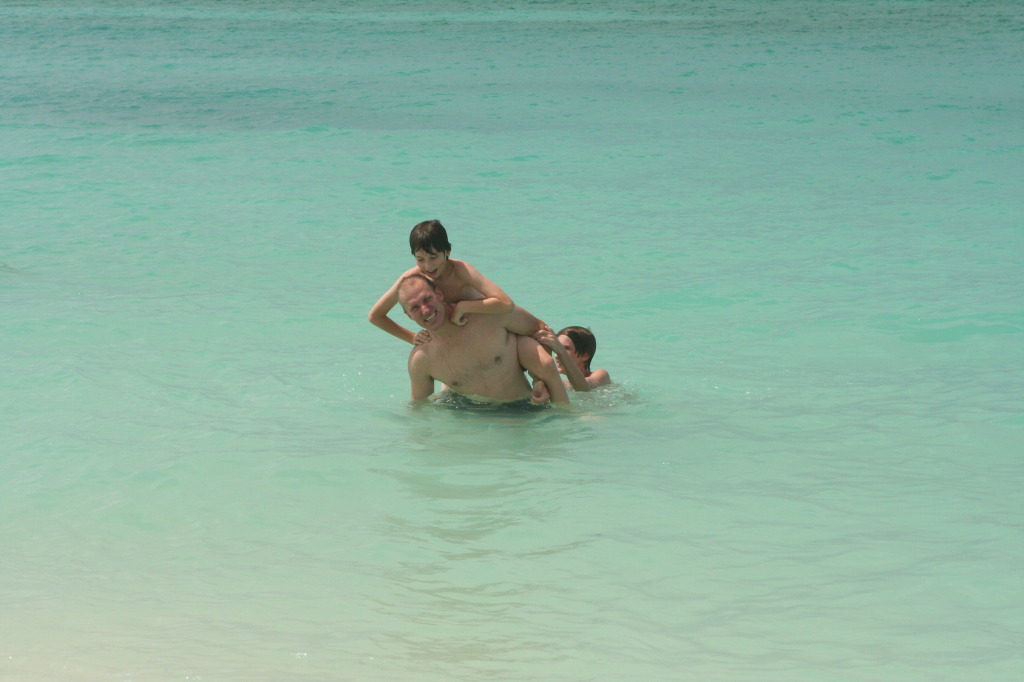 2012/10(October)/2012-10-Disney-Cruise/1024x768_2012-10-02-Disney-Cruise-51-beach-Travis-Chance-Dax.JPG