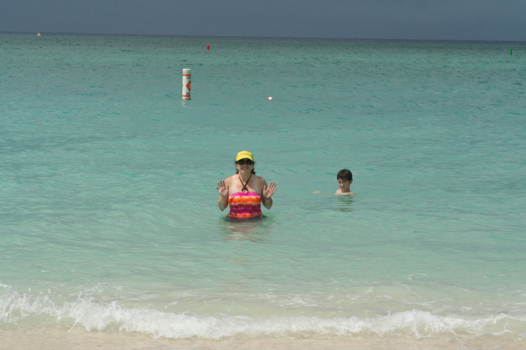 2012/10(October)/2012-10-Disney-Cruise/1024x768_2012-10-02-Disney-Cruise-66-beach-Suzi-Dax.JPG