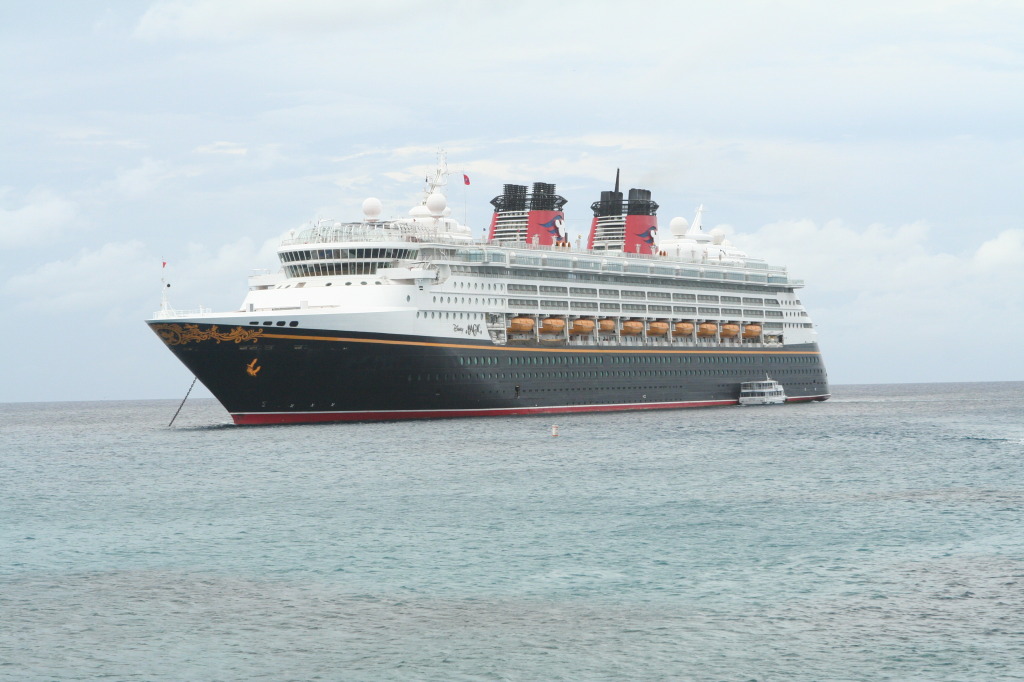 2012/10(October)/2012-10-Disney-Cruise/1024x768_2012-10-02-Disney-Cruise-72-ship.JPG