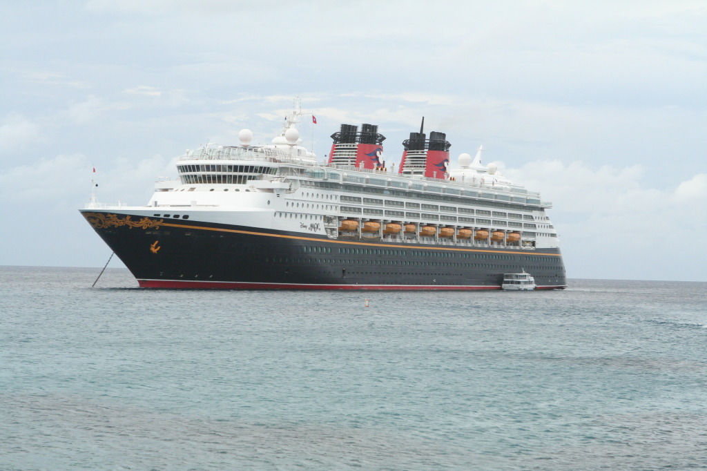 2012/10(October)/2012-10-Disney-Cruise/1024x768_2012-10-02-Disney-Cruise-73-ship.JPG