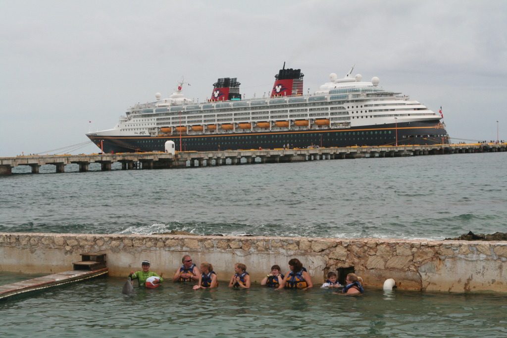 2012-10-03-Disney-Cruise-25-Clayborns-dolphins-ship.JPG