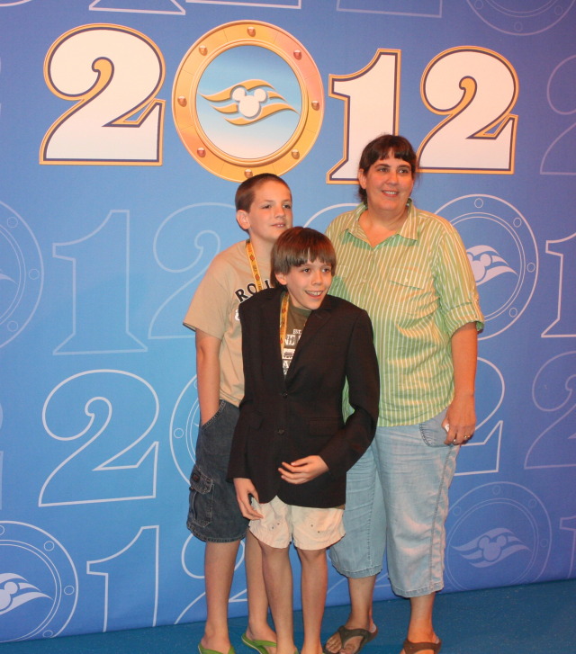 2012/10(October)/2012-10-Disney-Cruise/640x480_2012-09-29-Disney-Cruise-03-Case-Jack-Stacy.JPG