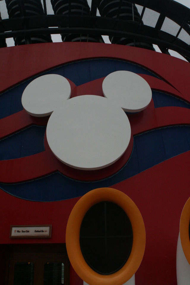 2012/10(October)/2012-10-Disney-Cruise/640x480_2012-09-29-Disney-Cruise-12-Mickey.JPG