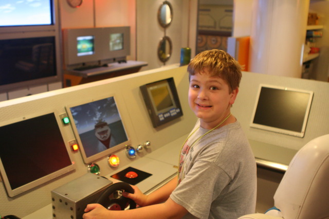 2012/10(October)/2012-10-Disney-Cruise/640x480_2012-09-29-Disney-Cruise-13-Hayden.JPG