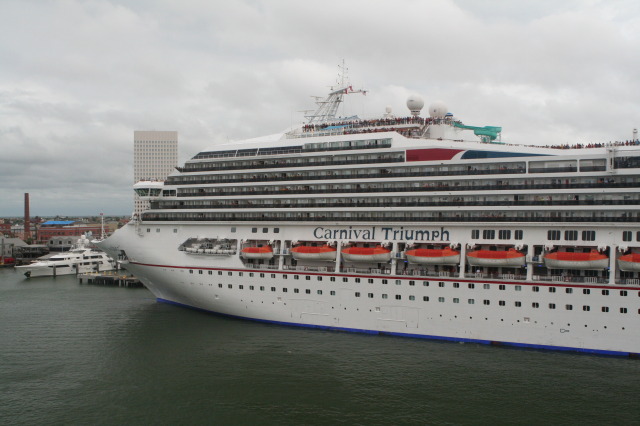 2012-09-29-Disney-Cruise-18-Carnival-ship-in-Galveston.JPG