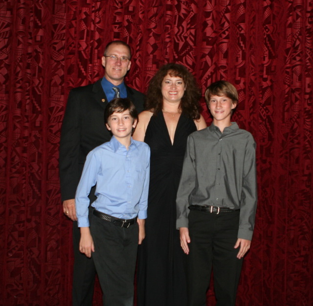 2012-10-01-Disney-Cruise-25-Travis-Dax-Suzi-Chance.JPG
