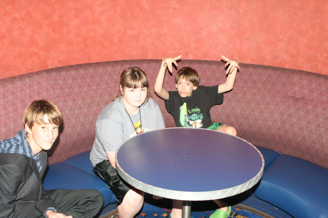 2012/10(October)/2012-10-Disney-Cruise/640x480_2012-10-01-Disney-Cruise-32-Chance-Emily-Jack.JPG
