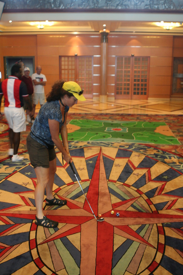 2012/10(October)/2012-10-Disney-Cruise/640x480_2012-10-01-Disney-Cruise-49-Suzi-golf.JPG